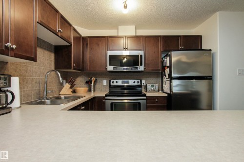 7208 7327 South Terwillegar Drive, Edmonton, AB - Indoor Photo Showing Kitchen With Double Sink