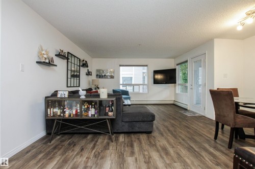 7208 7327 South Terwillegar Drive, Edmonton, AB - Indoor