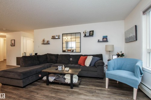 7208 7327 South Terwillegar Drive, Edmonton, AB - Indoor Photo Showing Living Room