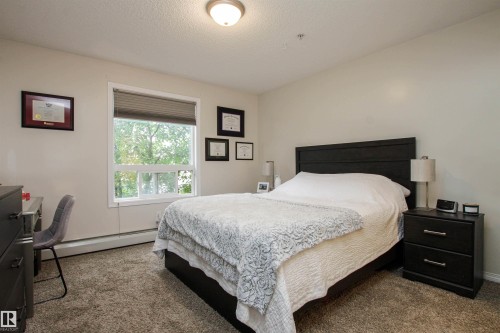 7208 7327 South Terwillegar Drive, Edmonton, AB - Indoor Photo Showing Bedroom
