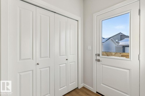 318 26 Street, Edmonton, AB - Indoor Photo Showing Other Room