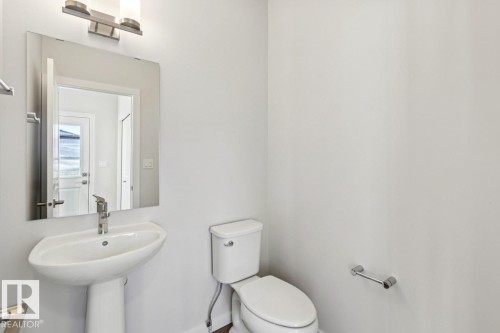 318 26 Street, Edmonton, AB - Indoor Photo Showing Bathroom