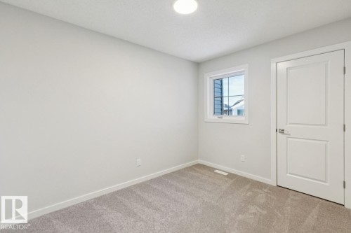 318 26 Street, Edmonton, AB - Indoor Photo Showing Other Room