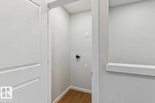 318 26 Street, Edmonton, AB - Indoor Photo Showing Other Room