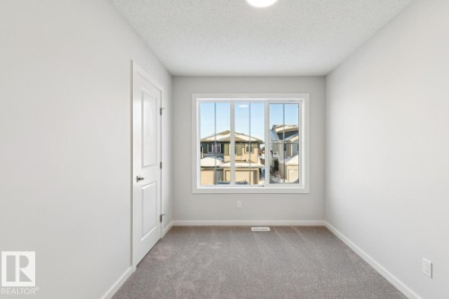318 26 Street, Edmonton, AB - Indoor Photo Showing Other Room