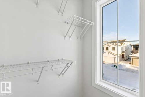 318 26 Street, Edmonton, AB - Indoor With Storage