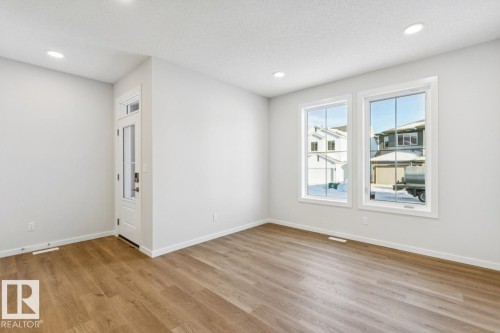 318 26 Street, Edmonton, AB - Indoor Photo Showing Other Room