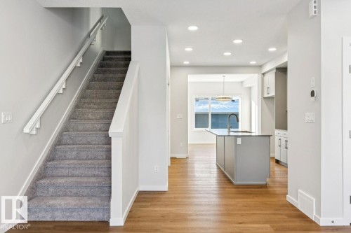 318 26 Street, Edmonton, AB - Indoor Photo Showing Other Room