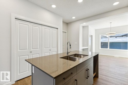 318 26 Street, Edmonton, AB - Indoor