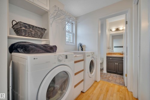 4318 43 Avenue, Leduc, AB - Indoor Photo Showing Laundry Room