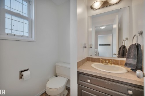 4318 43 Avenue, Leduc, AB - Indoor Photo Showing Bathroom