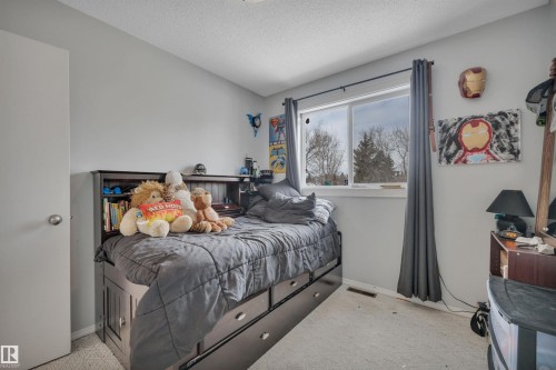4318 43 Avenue, Leduc, AB - Indoor Photo Showing Bedroom
