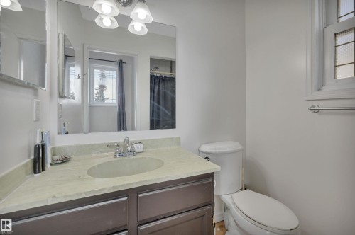 4318 43 Avenue, Leduc, AB - Indoor Photo Showing Bathroom