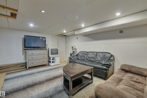 4318 43 Avenue, Leduc, AB - Indoor