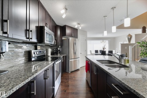 8333 Ellis Crescent, Edmonton, AB - Indoor Photo Showing Kitchen With Stainless Steel Kitchen With Upgraded Kitchen