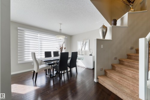 8333 Ellis Crescent, Edmonton, AB - Indoor Photo Showing Dining Room