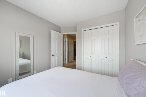 8333 Ellis Crescent, Edmonton, AB - Indoor Photo Showing Bathroom