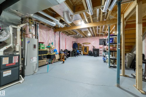 8333 Ellis Crescent, Edmonton, AB - Indoor Photo Showing Garage