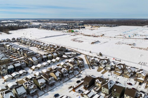 8333 Ellis Crescent, Edmonton, AB - Outdoor