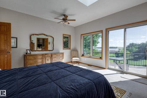 602 Pheasant Close, Rural Camrose County, AB - Indoor Photo Showing Bedroom