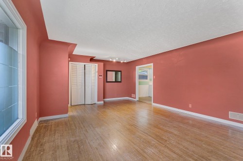 13915 102 Avenue, Edmonton, AB - Indoor Photo Showing Other Room
