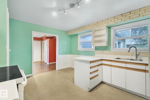 13915 102 Avenue, Edmonton, AB - Indoor