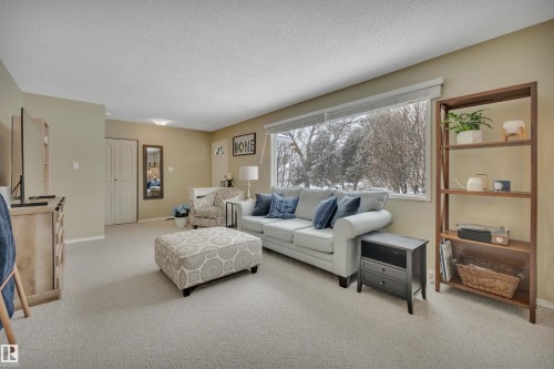 31 Camelot Crescent, Leduc, AB - Indoor Photo Showing Living Room