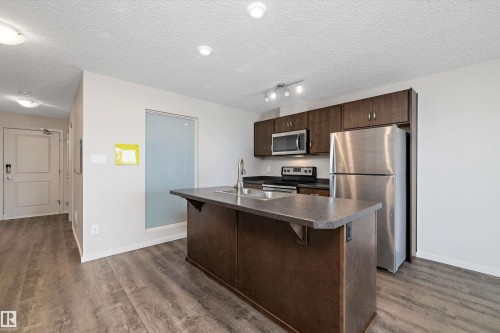 414 5404 7 Ave, Edmonton, AB - Indoor Photo Showing Kitchen With Double Sink