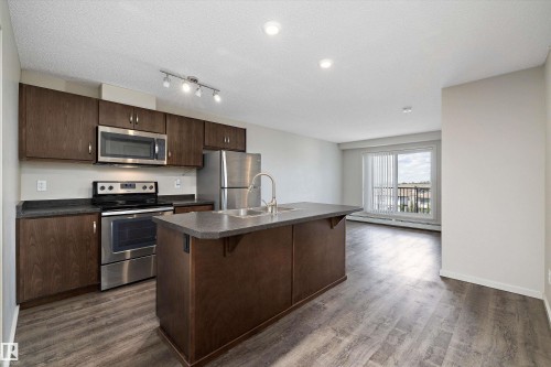414 5404 7 Ave, Edmonton, AB - Indoor Photo Showing Kitchen With Double Sink