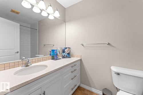 5 1001 7 Avenue, Cold Lake, AB - Indoor Photo Showing Bathroom