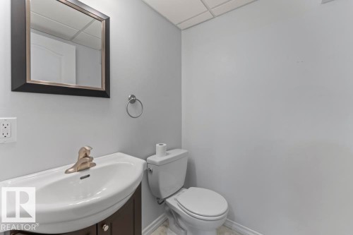 5 1001 7 Avenue, Cold Lake, AB - Indoor Photo Showing Bathroom