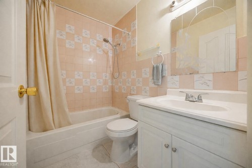 774 Abbottsfield Road Nw, Edmonton, AB - Indoor Photo Showing Bathroom
