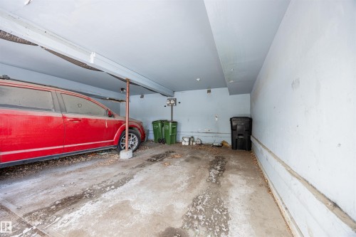 774 Abbottsfield Road Nw, Edmonton, AB - Indoor Photo Showing Garage