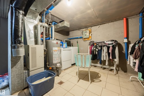 774 Abbottsfield Road Nw, Edmonton, AB - Indoor Photo Showing Laundry Room