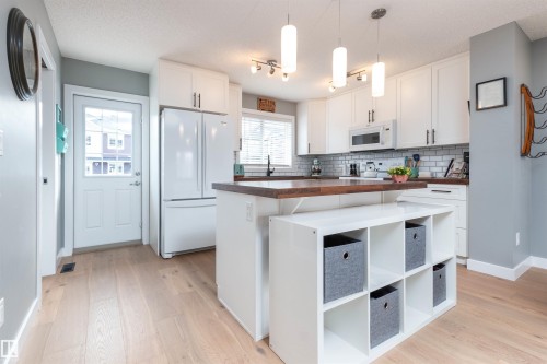 38 20 Augustine Crescent, Sherwood Park, AB - Indoor Photo Showing Kitchen
