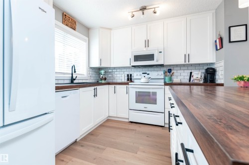 38 20 Augustine Crescent, Sherwood Park, AB - Indoor Photo Showing Kitchen