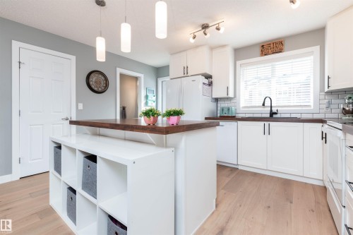 38 20 Augustine Crescent, Sherwood Park, AB - Indoor Photo Showing Kitchen
