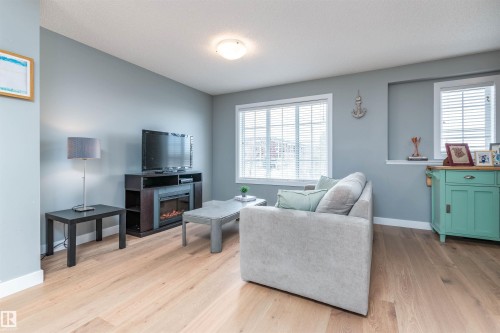 38 20 Augustine Crescent, Sherwood Park, AB - Indoor Photo Showing Living Room