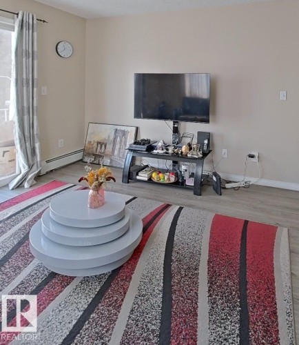 203 14708 50 Street, Edmonton, AB - Indoor