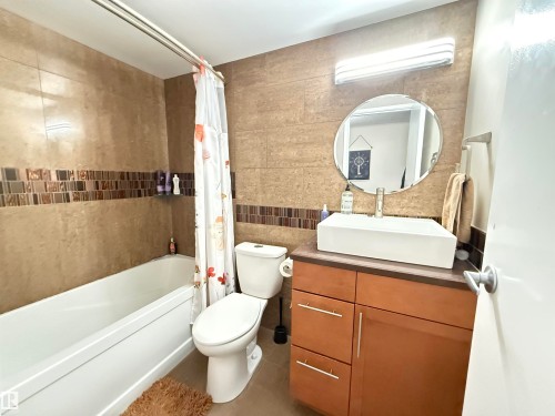7810 91 Street, Edmonton, AB - Indoor Photo Showing Bathroom