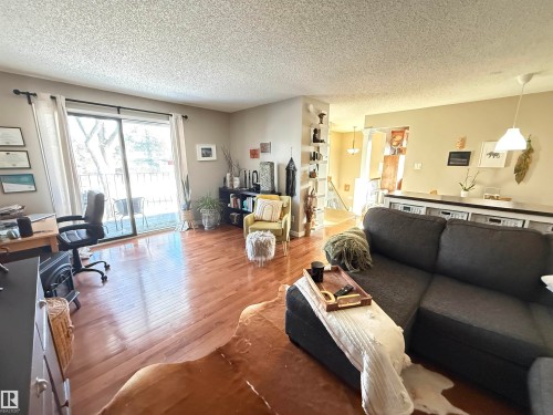 7810 91 Street, Edmonton, AB - Indoor Photo Showing Living Room