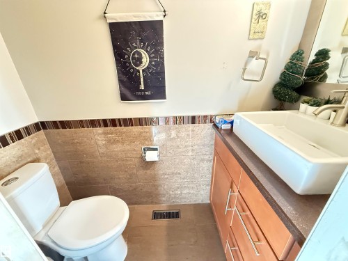 7810 91 Street, Edmonton, AB - Indoor Photo Showing Bathroom