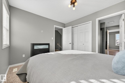 11 4367 Veterans Way, Edmonton, AB - Indoor Photo Showing Bedroom