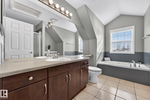 11 4367 Veterans Way, Edmonton, AB - Indoor Photo Showing Bathroom