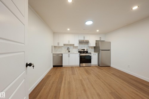 12033 54 Street, Edmonton, AB - Indoor Photo Showing Kitchen