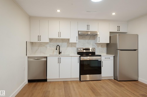 12033 54 Street, Edmonton, AB - Indoor Photo Showing Kitchen