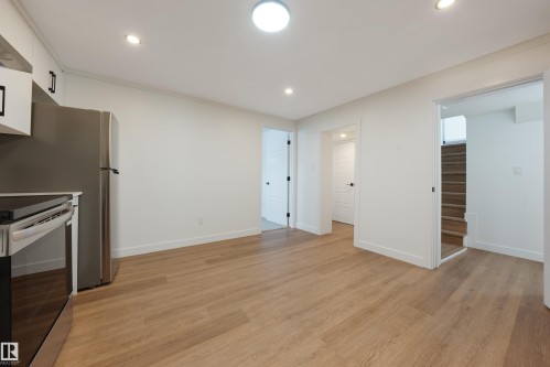 12033 54 Street, Edmonton, AB - Indoor