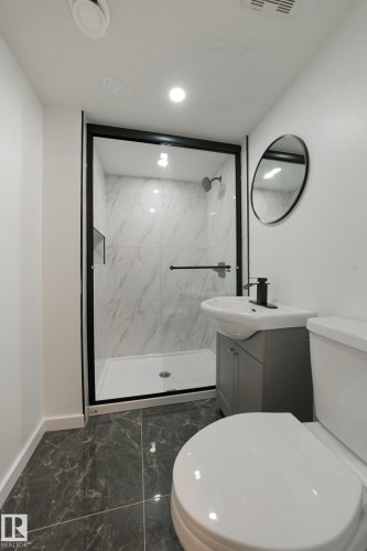 12033 54 Street, Edmonton, AB - Indoor Photo Showing Bathroom