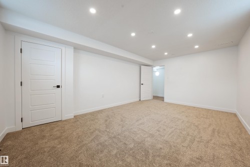 12033 54 Street, Edmonton, AB - Indoor Photo Showing Other Room