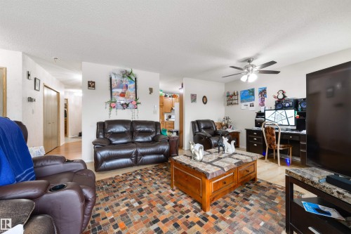 10840 25 Avenue, Edmonton, AB - Indoor Photo Showing Living Room